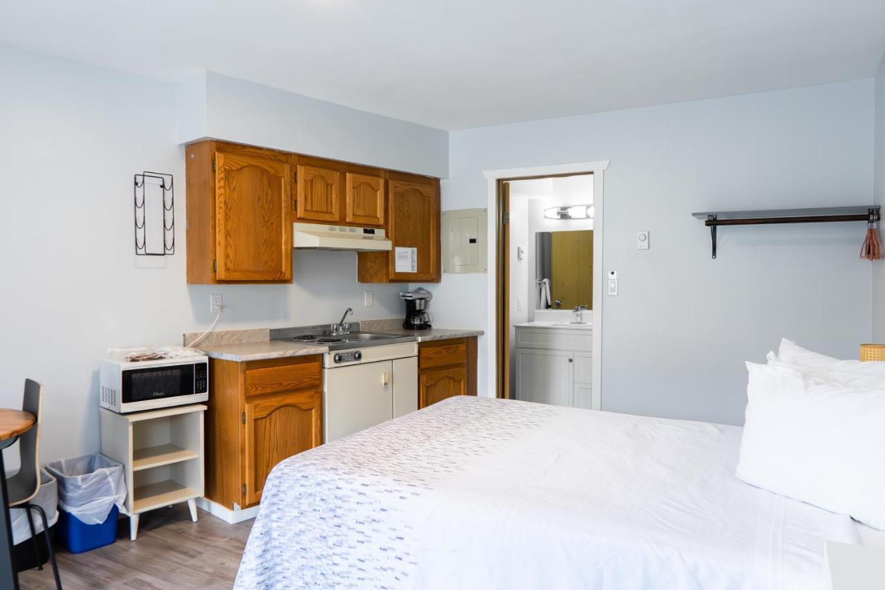 Poplars Motel On The Lake Osoyoos Ngoại thất bức ảnh