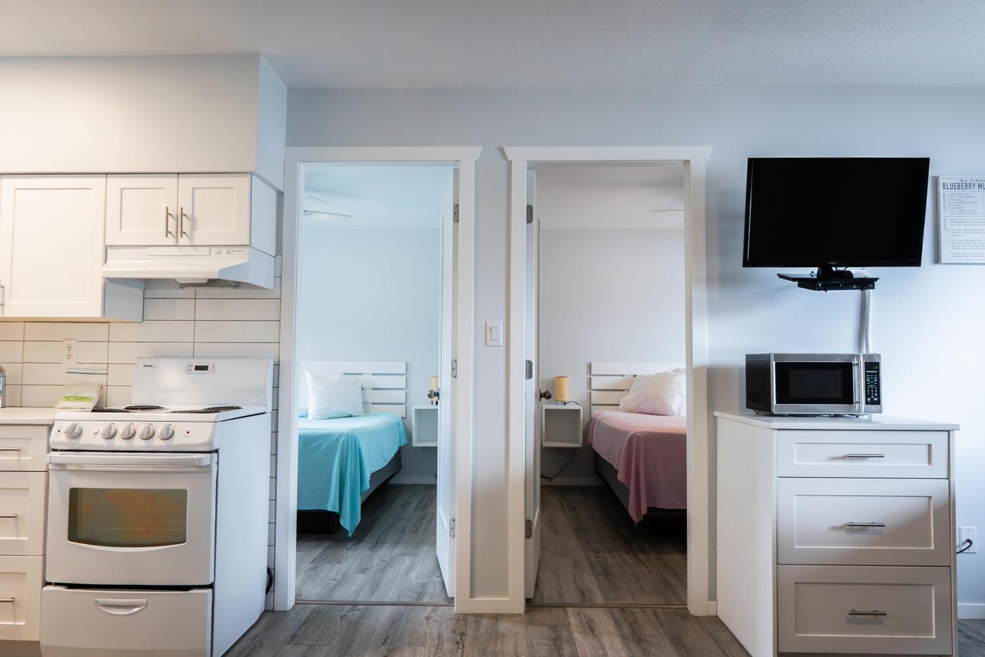 Poplars Motel On The Lake Osoyoos Ngoại thất bức ảnh