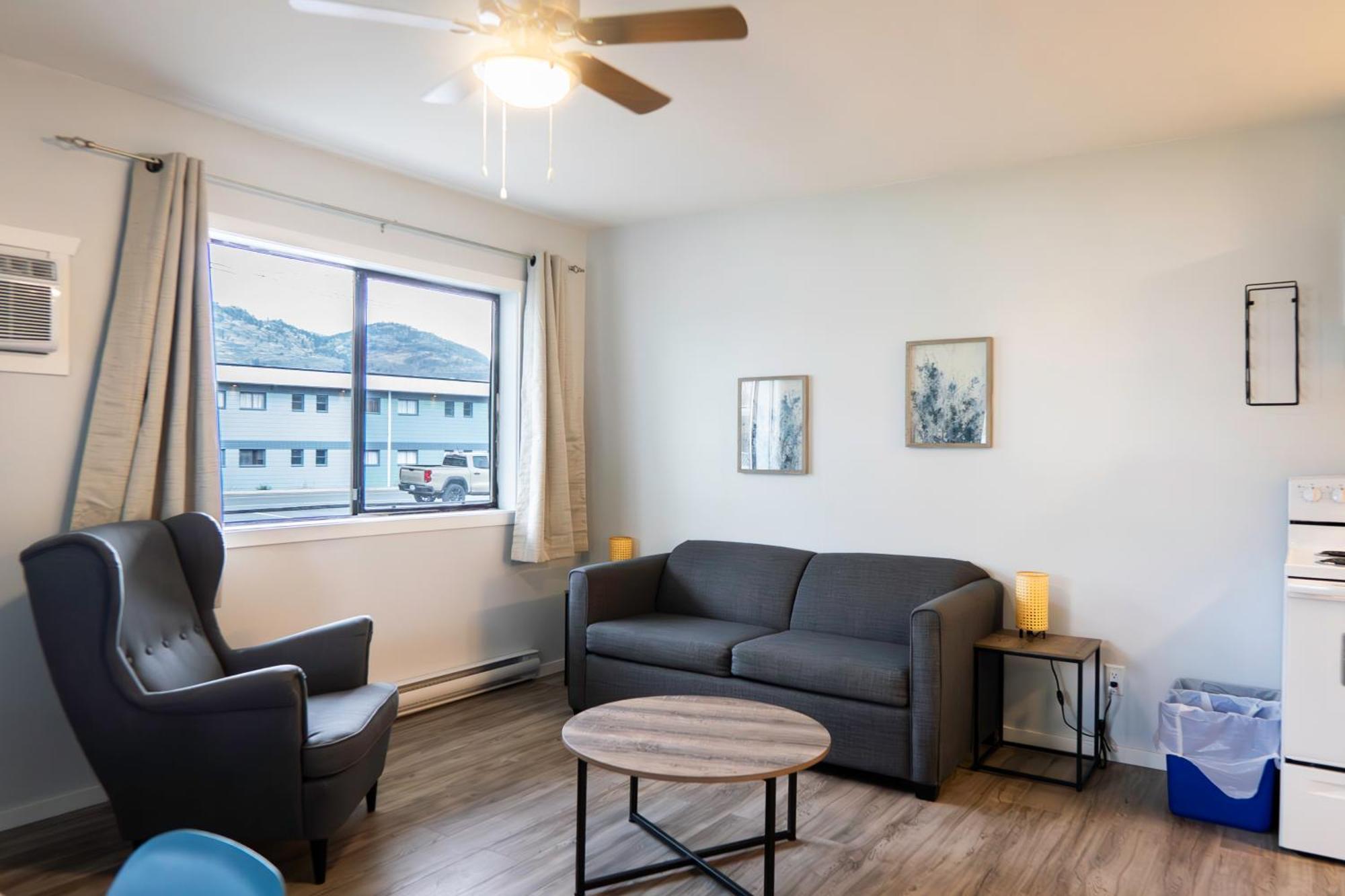 Poplars Motel On The Lake Osoyoos Ngoại thất bức ảnh